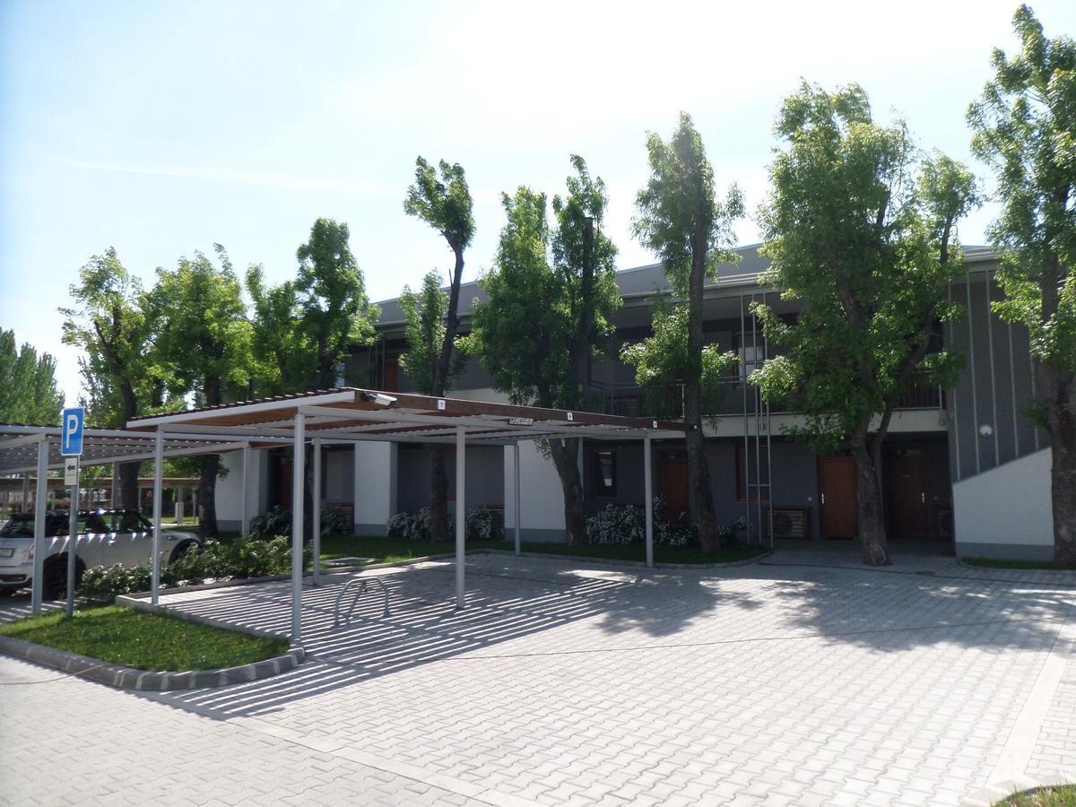 Silver Delux Apartman 블로톤퓌레드 외부 사진